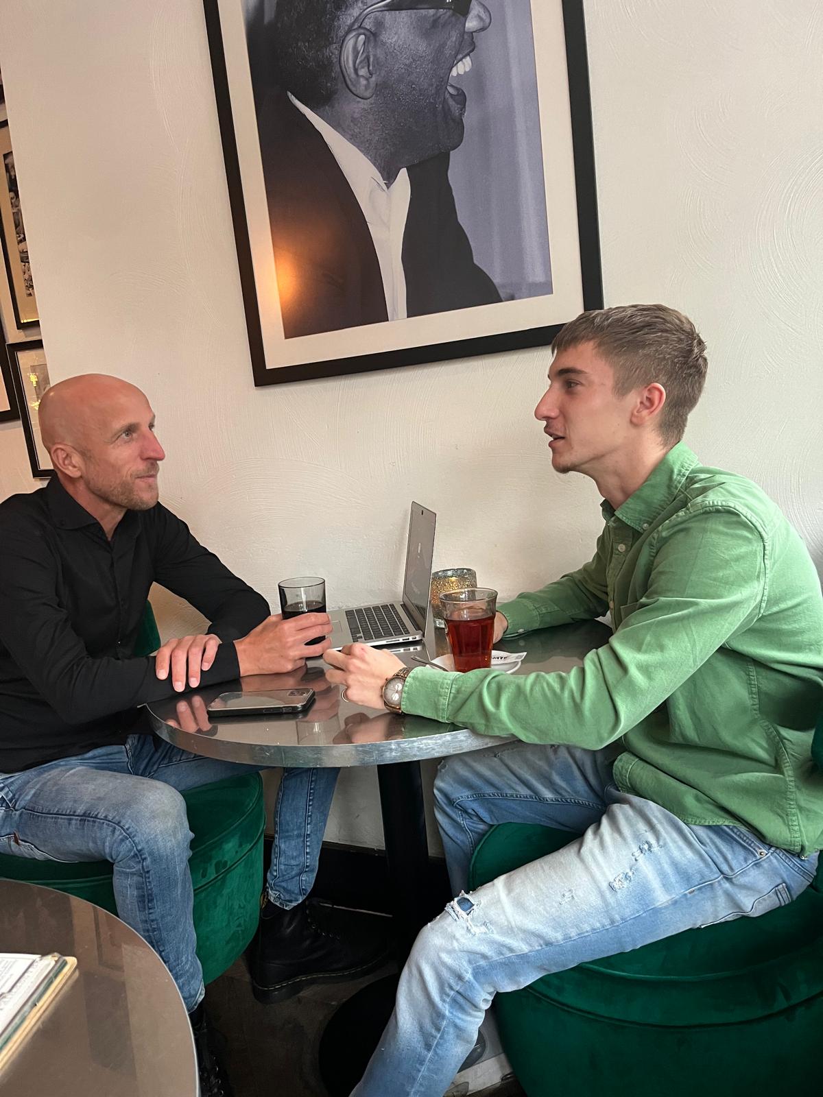 Dat een goed idee niet aan leeftijd is gebonden, bewijst startup Jasper Over (19 jaar) uit Zwolle. Zijn bedrijf www.solar-cap.nl biedt eenvoudige, maar zeer efficiënte verduurzamingspakketten waarmee je als eigenaar van zonnepanelen het tapwater in je woning kunt verwarmen.